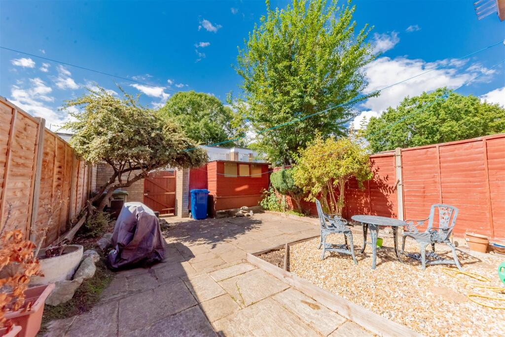 House in Guildford - View 5