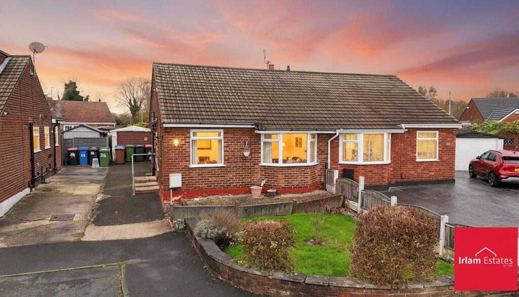 2-bed semi-detached on Sunningdale Drive, Irlam, M44, £230,000