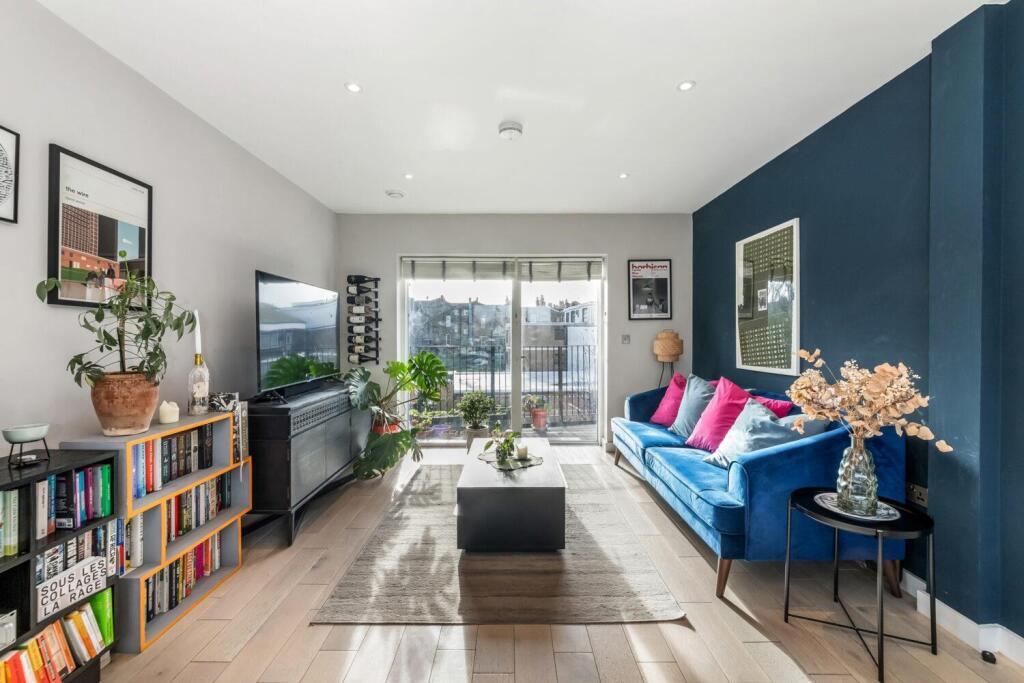 Main image of property: Thurlow Park Road, London, SE21