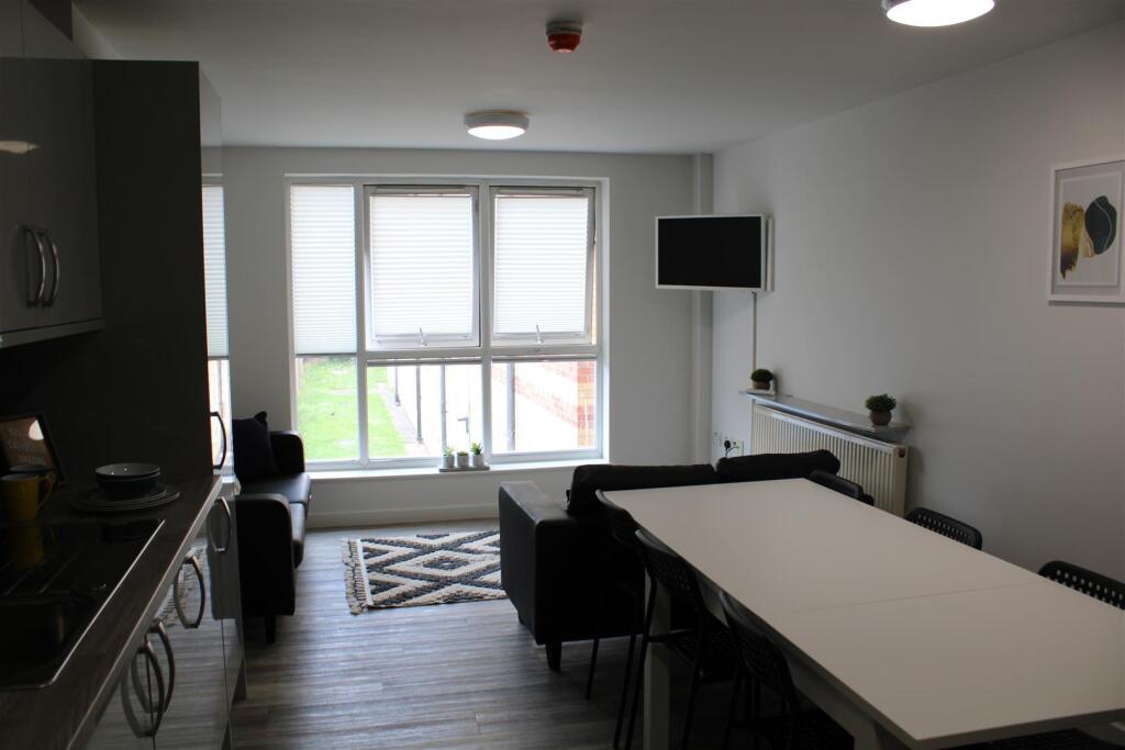 Apartment in Lincoln - View 2