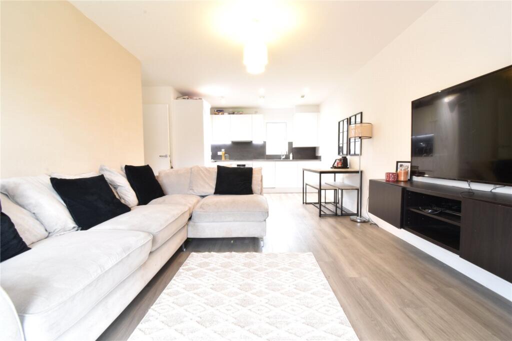 Apartment in Three Rivers, Abbots Langley - View 2