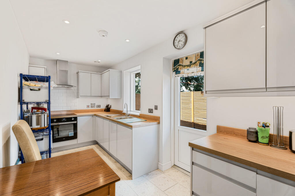House in Twickenham - More