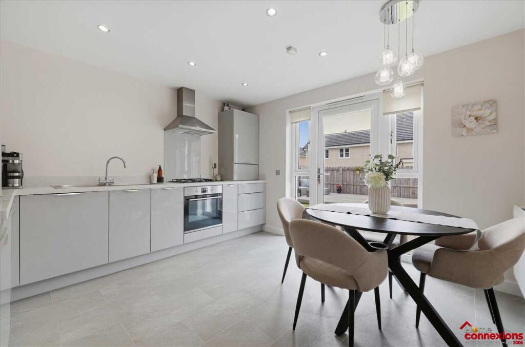 House in East Kilbride, Nerston Industrial West, Nerston - View 4