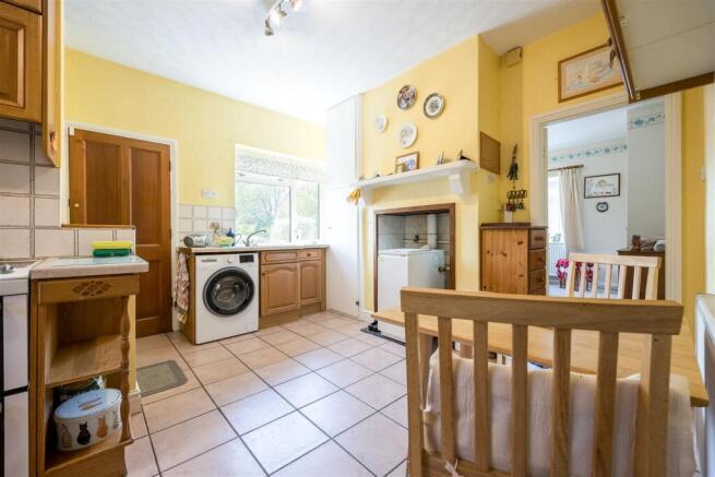 Good sized kitchen