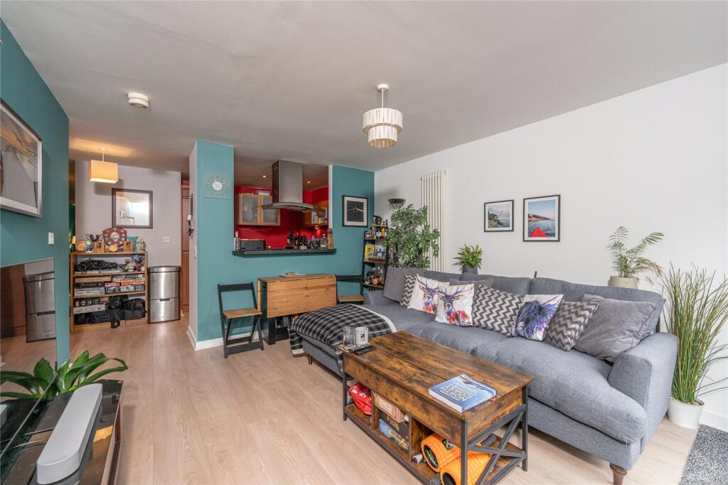 Apartment in Edinburgh, East Pilton Farm, Granton and District - View 4