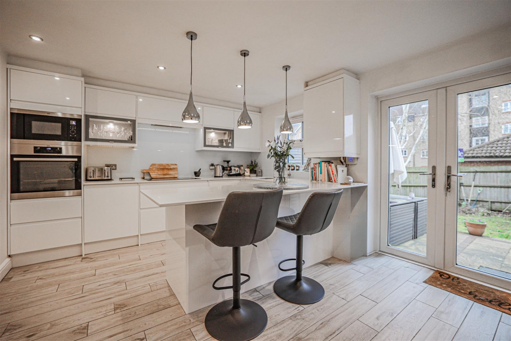 House in Dacorum, Hertfordshire - View 5