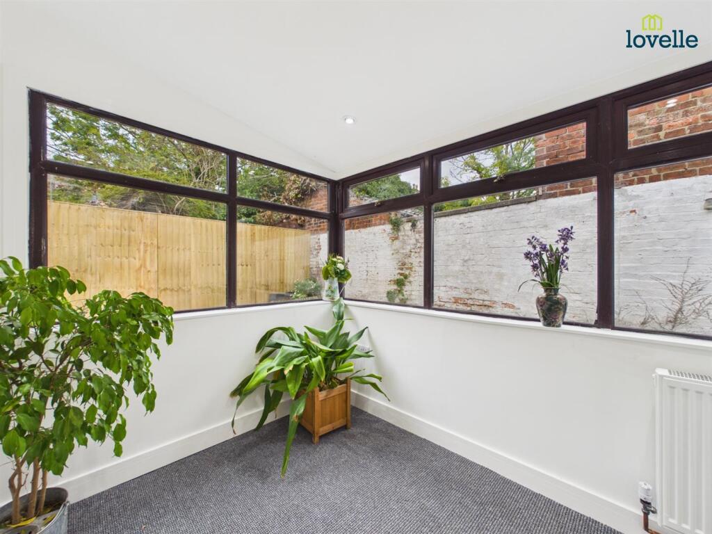 House in Lincoln, New Boultham - More