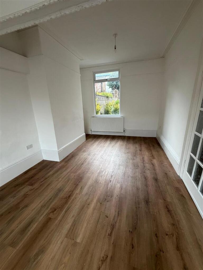 House in Hull - View 3