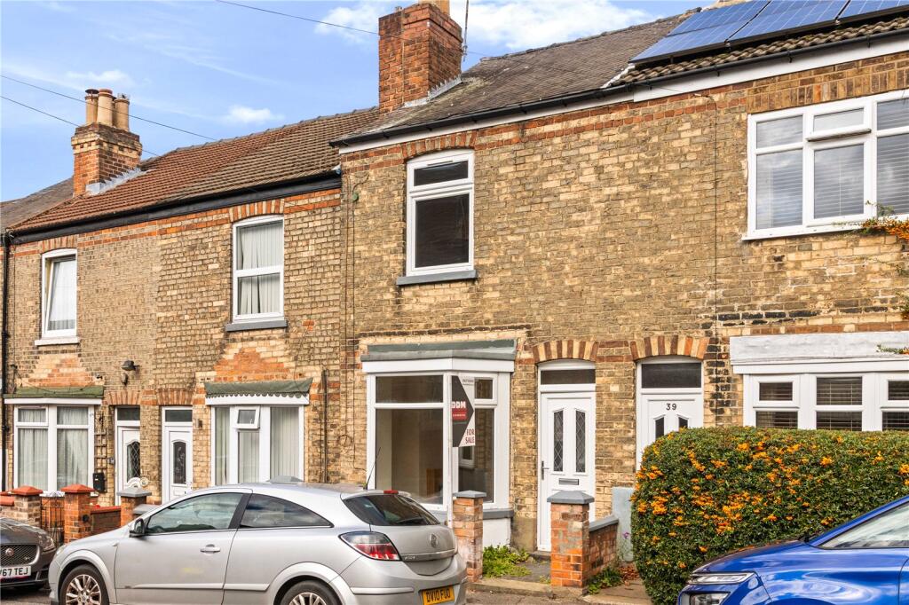 Main image of property: St Johns Terrace, Gainsborough, DN21