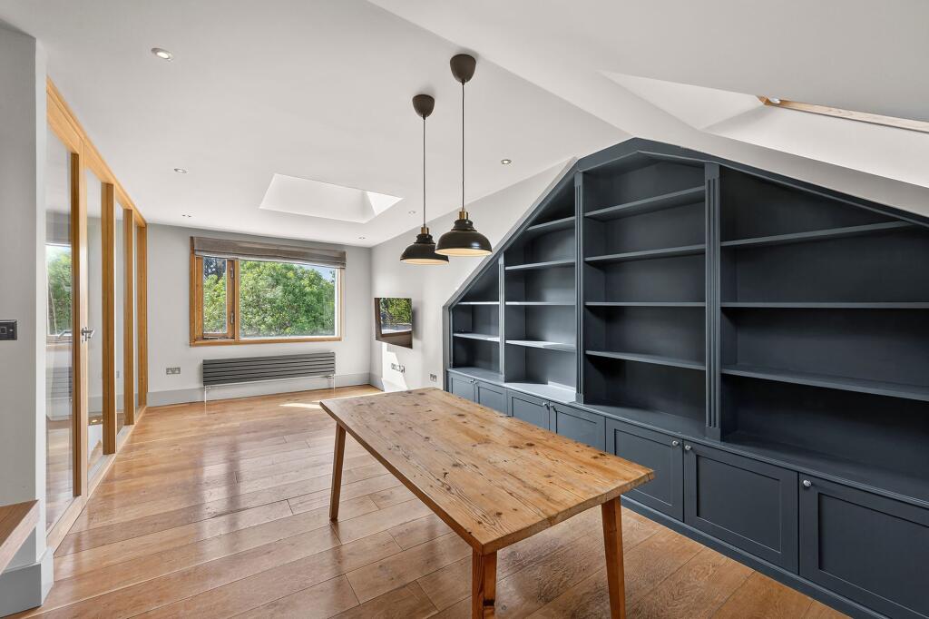 Main image of property: East Dulwich Grove, London, SE22