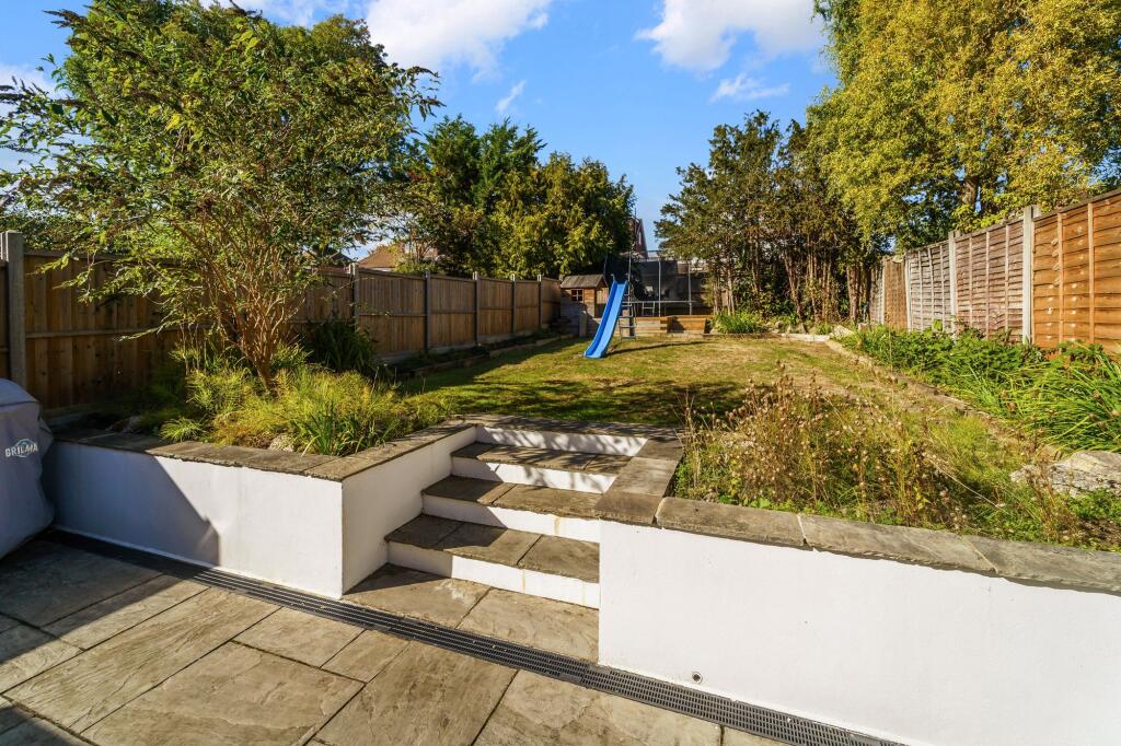 House in London, Berrylands - View 3