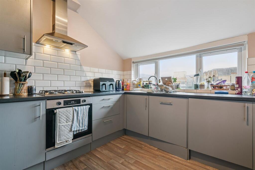 Apartment in London - View 3