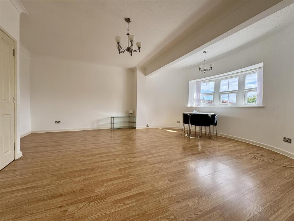 Apartment in Plymouth - View 2