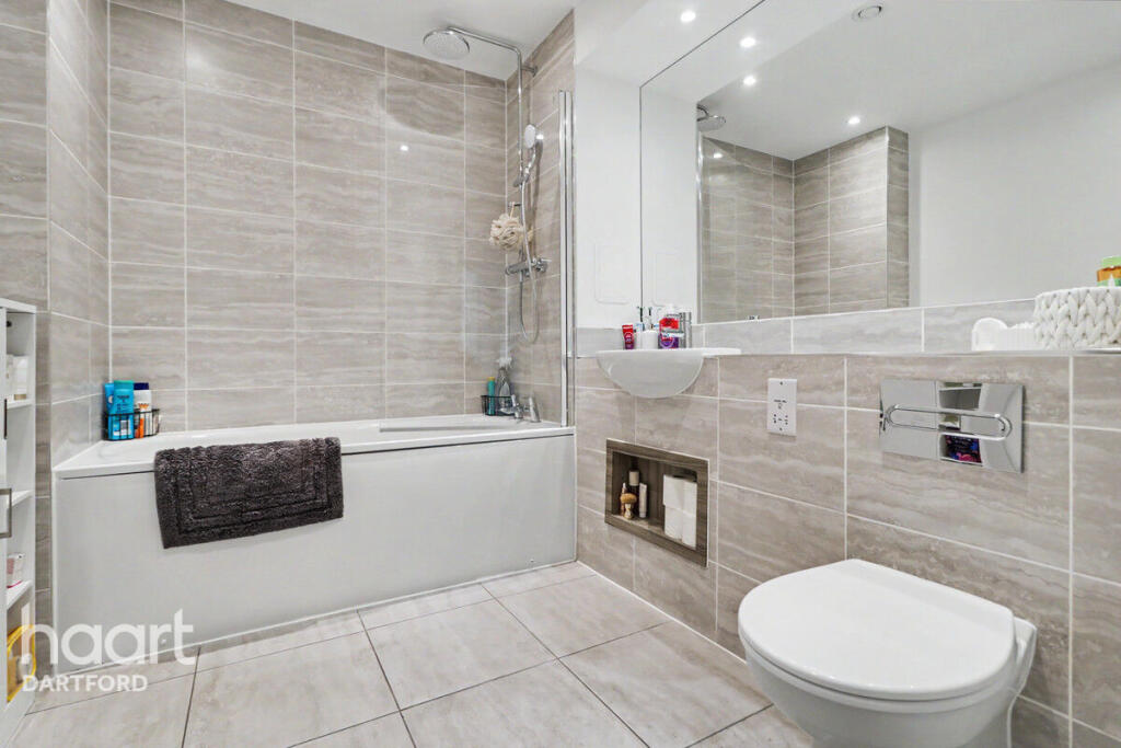 Apartment in Dartford - View 5