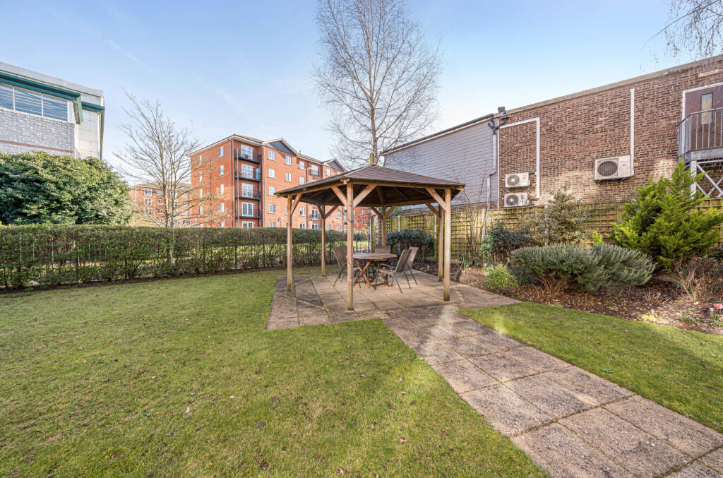 South Street, Bishop's Stortford, Hertfordshire, CM23 photo 3