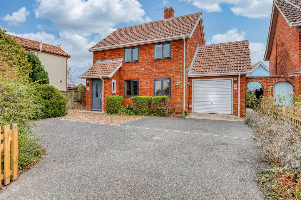 Main image of property: The Street, Yaxley