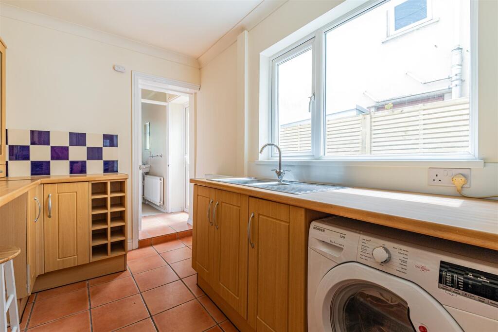 House in Cardiff, Pengam Green, Splott - More
