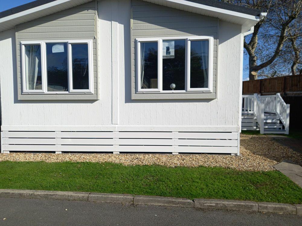 2-bed caravan on Preesall, Lancashire, FY6 0RB, £180,000