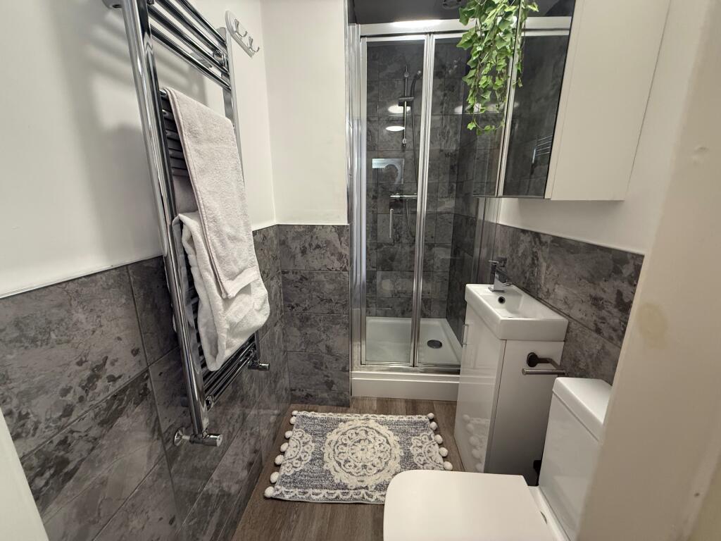 Apartment in Rushcliffe, Nottinghamshire - More