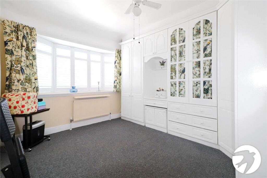 House in Dartford - More