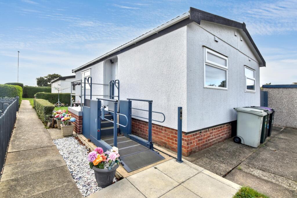 House in East Lindsey, Ingoldmells - View 2
