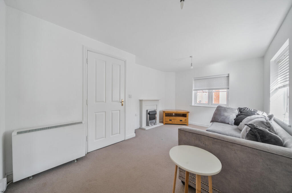 Apartment in Fareham, Hampshire - View 2