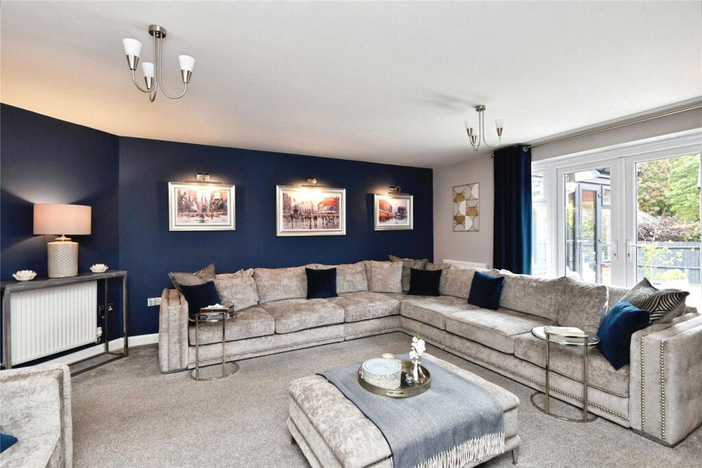 House in Stoke-on-Trent - View 4