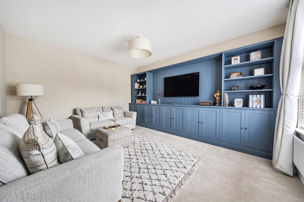 House in Arborfield Green, Finchampstead - View 2