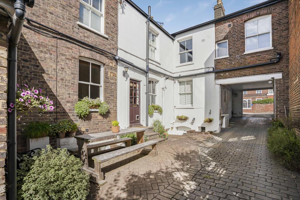 Main image of property: Verulam Road, St. Albans, Hertfordshire, AL3