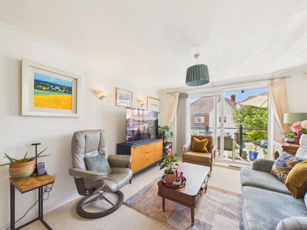 Apartment in Hythe, Golden Valley, Sandgate - View 5