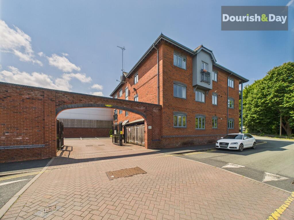 1-bed flat on South Street, Stafford, ST16, £125,000
