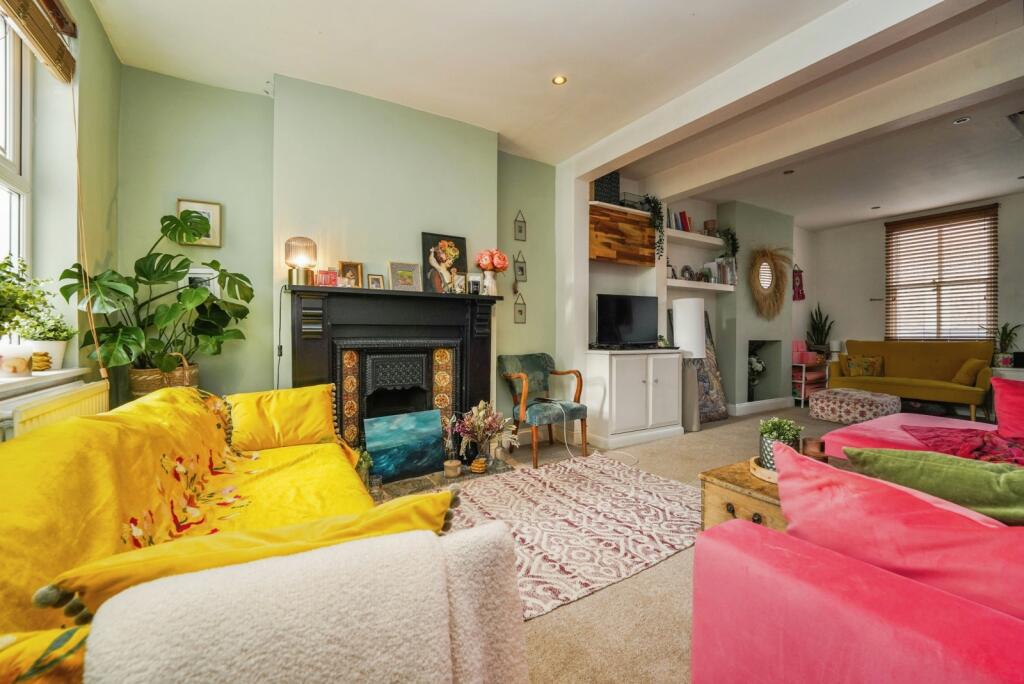 Kew Place, Cheltenham, Gloucestershire, GL53 photo 2