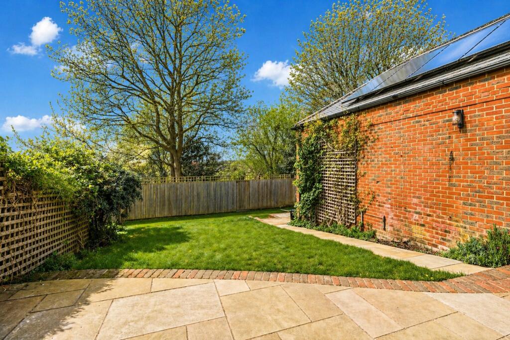 Additional image 3 of Goldsmith Way, St Albans, Herts, AL3