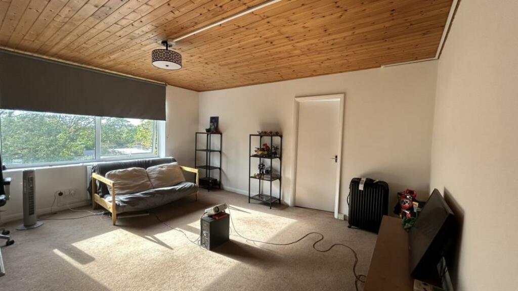 Main image of property: Colney Hatch Lane, Muswell Hill, N10