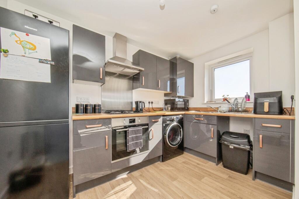 Apartment in Hadleigh - View 3
