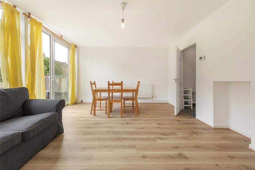 3 bedroom maisonette for rent