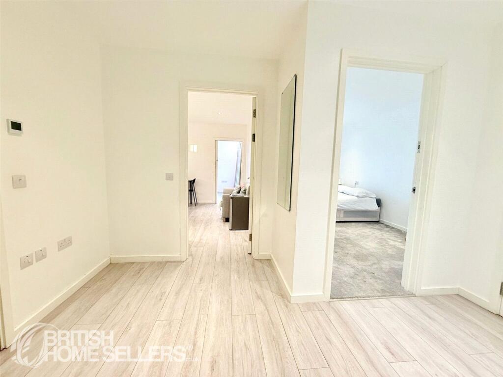 Apartment in Purley - View 4