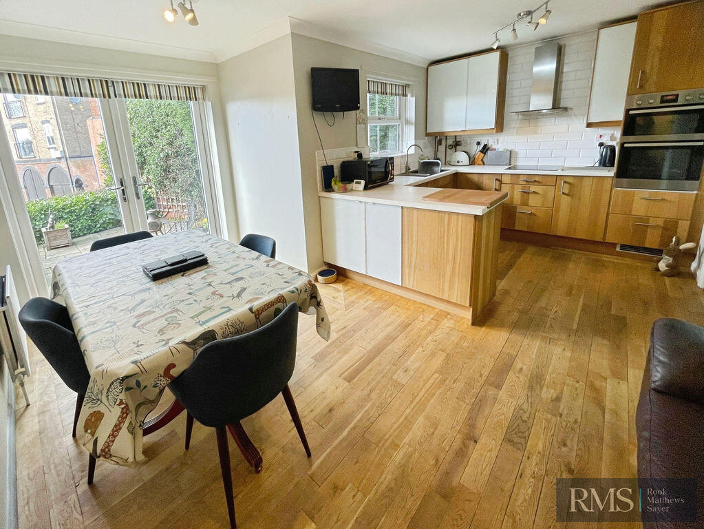 House in Newcastle upon Tyne - View 5