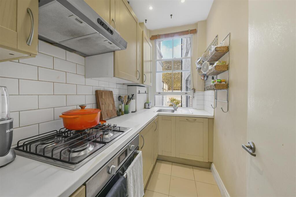 Apartment in London - View 2