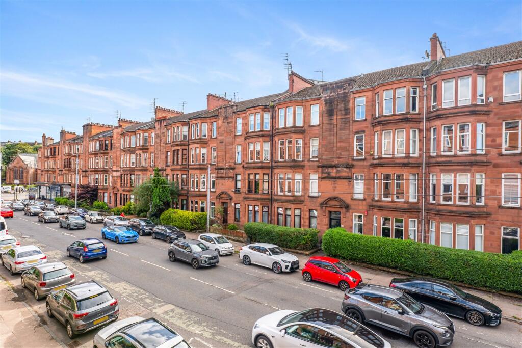Main image of property: 3/2 279 Crow Road, Broomhill, G11 7BG