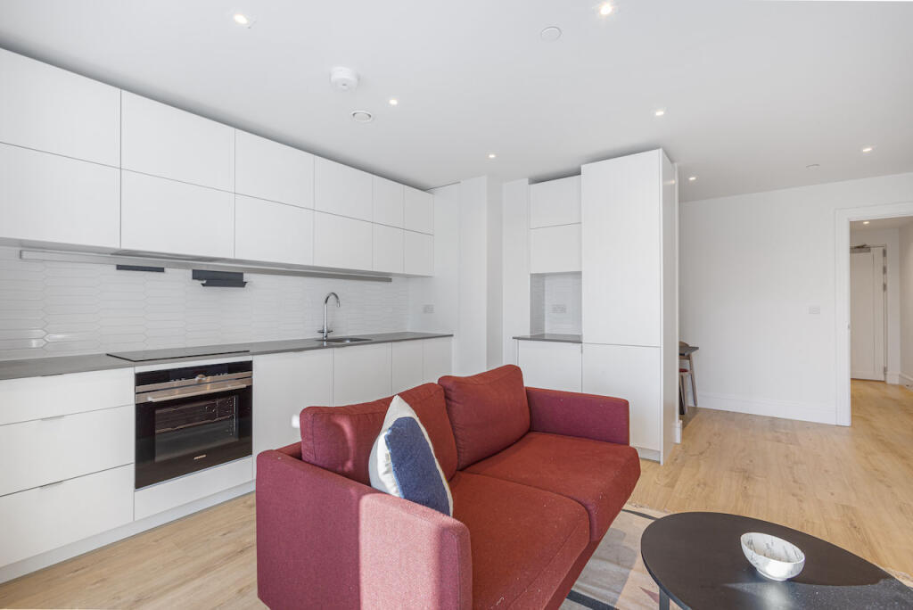 Apartment in Harrow - View 4