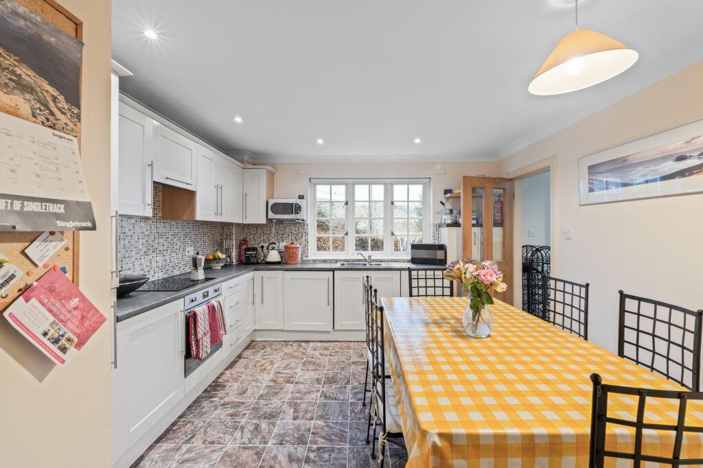 4 Castlehill Courtyard, Kirkton Manor, Peebles, EH45 9JN photo 4