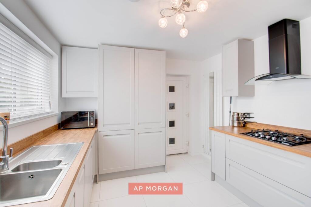 House in Redditch, Headless Cross - View 4