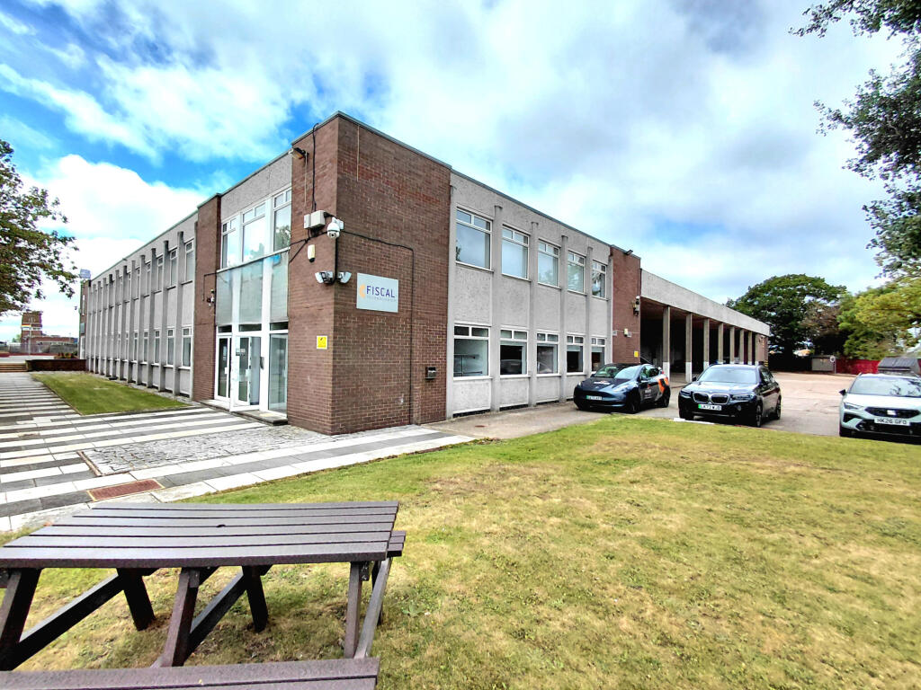 Main image of property: 448 Basingstoke Road, Reading, RG2