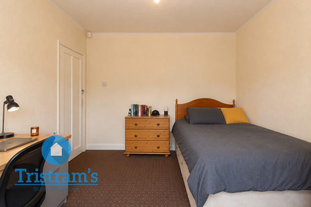 House in Nottingham, Beechdale - More
