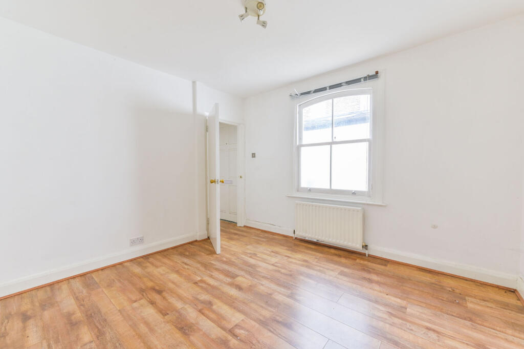 House in London - View 3