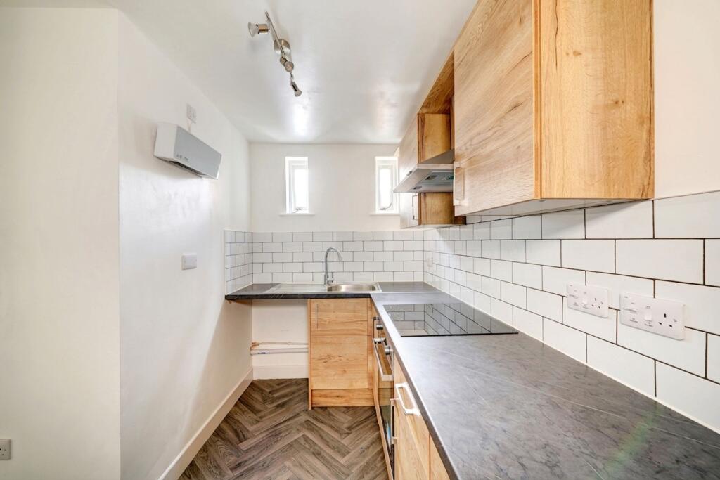 Apartment in Worcester - View 5