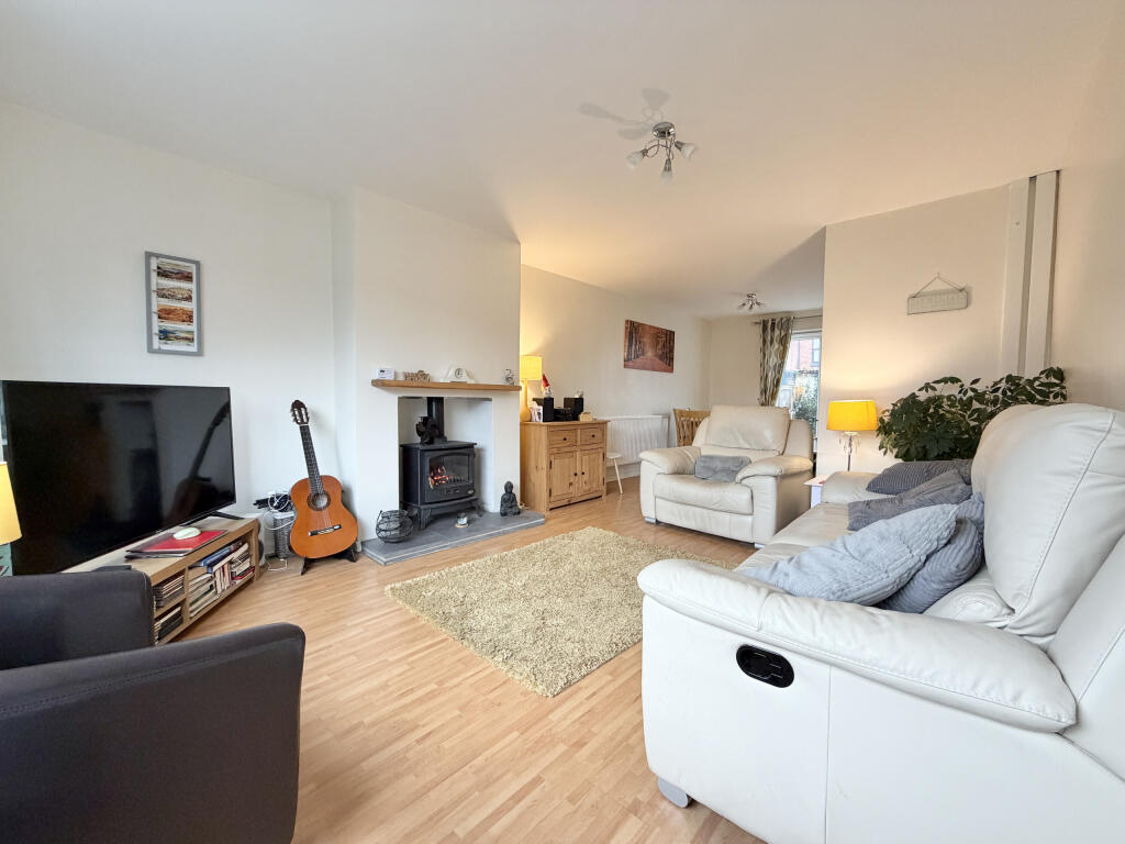 Newland Court, Wakefield, West Yorkshire photo 2
