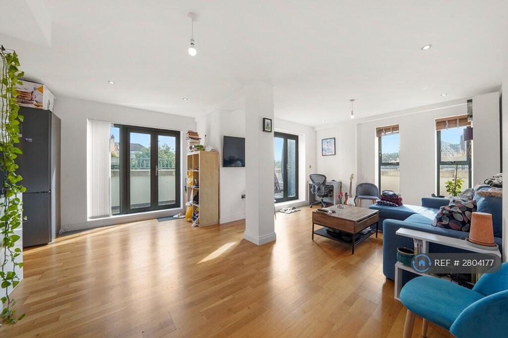 Main image of property: Woodseer Street, London, E1