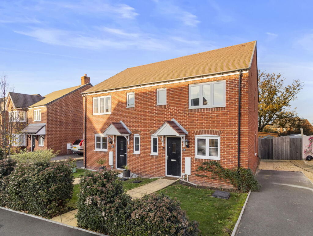 3-bed semi-detached on Kingston Close, Welland, Malvern, Worcestershire, WR13, £150,000